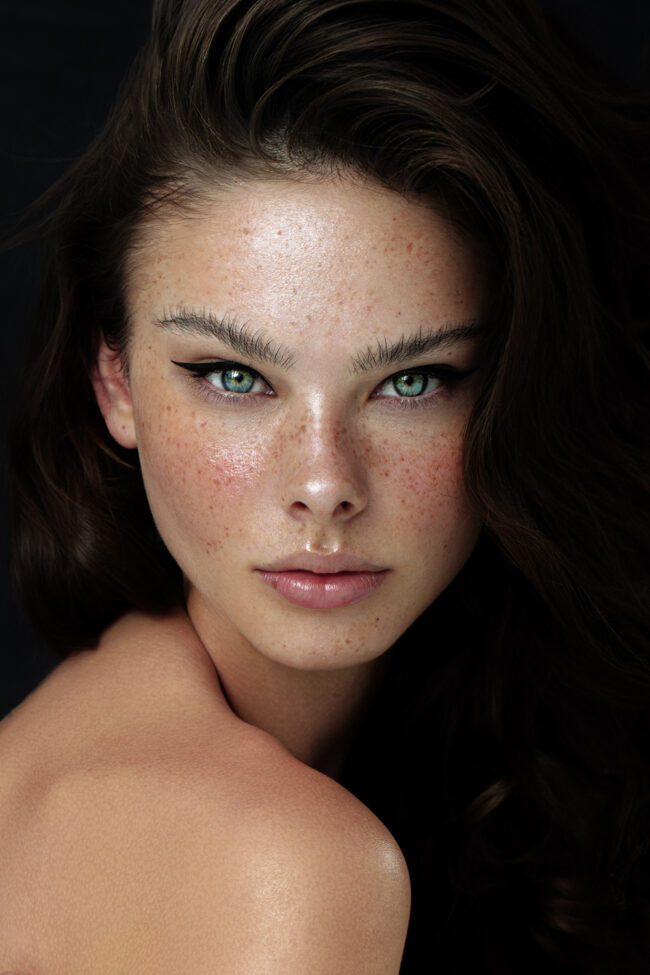 Authentisches Beauty-Porträt von Maika Wollard – aufgenommen von Portraitfotograf Hamburg Marco Rothenburger