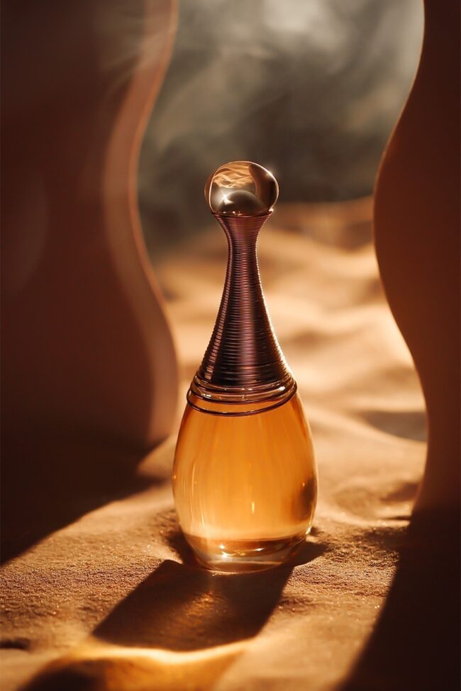Dior J'Dore Produktfotografie Hamburg mit Video und dem Element Sand